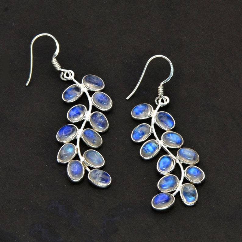 Cristina – Elegante Ohrringe mit Mondstein-Glanz