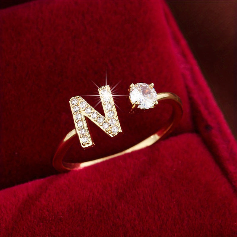 Nova – Moderner Offener Ring mit Initiale und Zirkonia