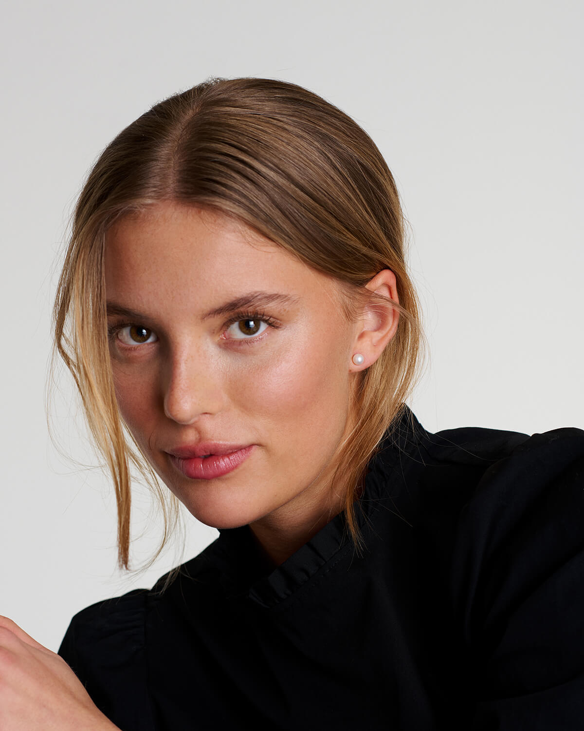 Lucia - Mittlere klassische Perlenohrringe