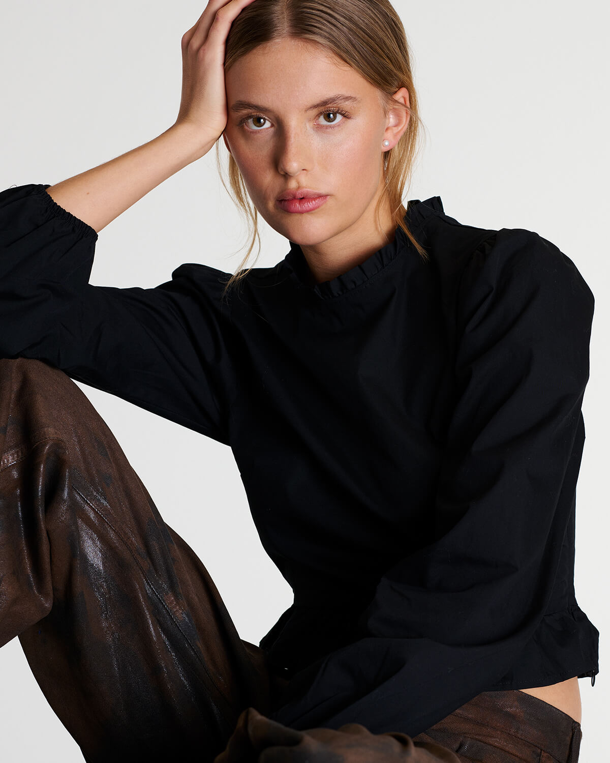 Lucia - Mittlere klassische Perlenohrringe