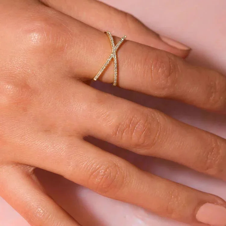 Nadia – Bague Kreuz aus Gold und Diamanten