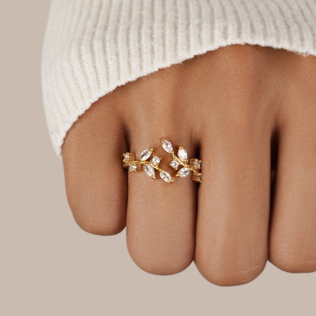 Aretha – Ring Liane Kristall in 18K Gold