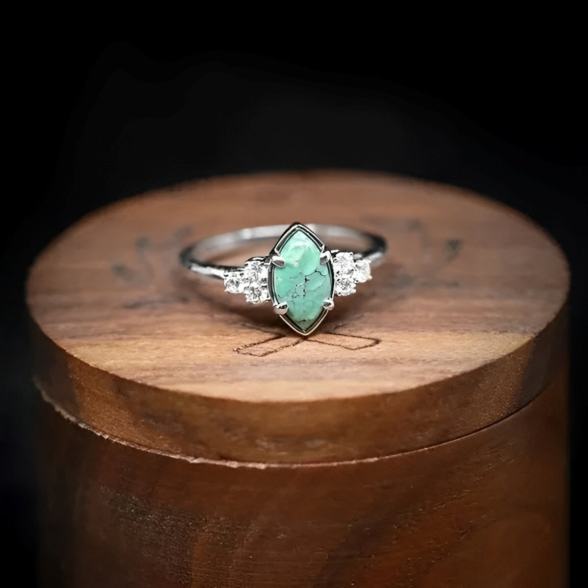 Solene – Ring mit Natürlichem Türkis und Diamantdetails