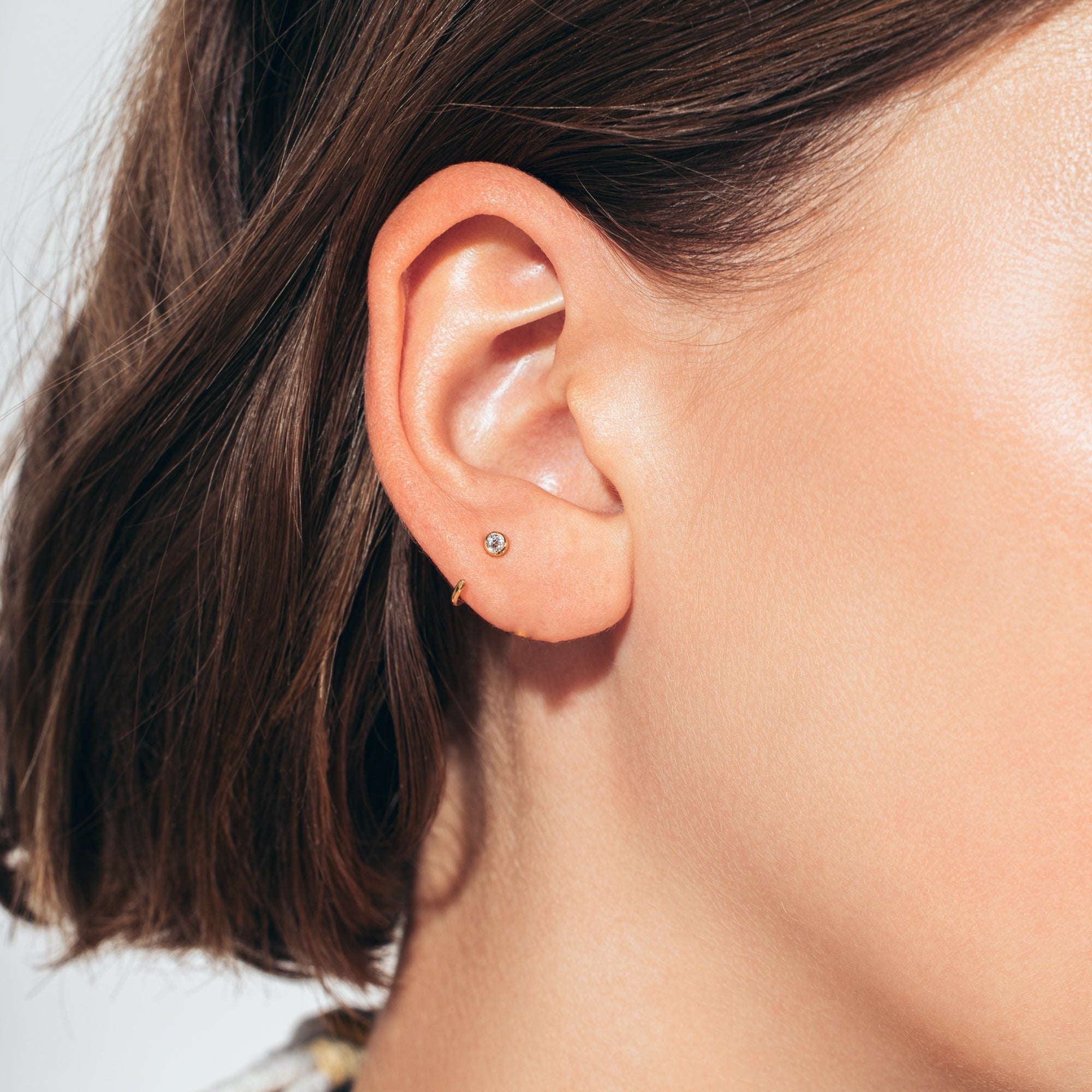 Paloma - Mini Lünette Huggies Ohrringe