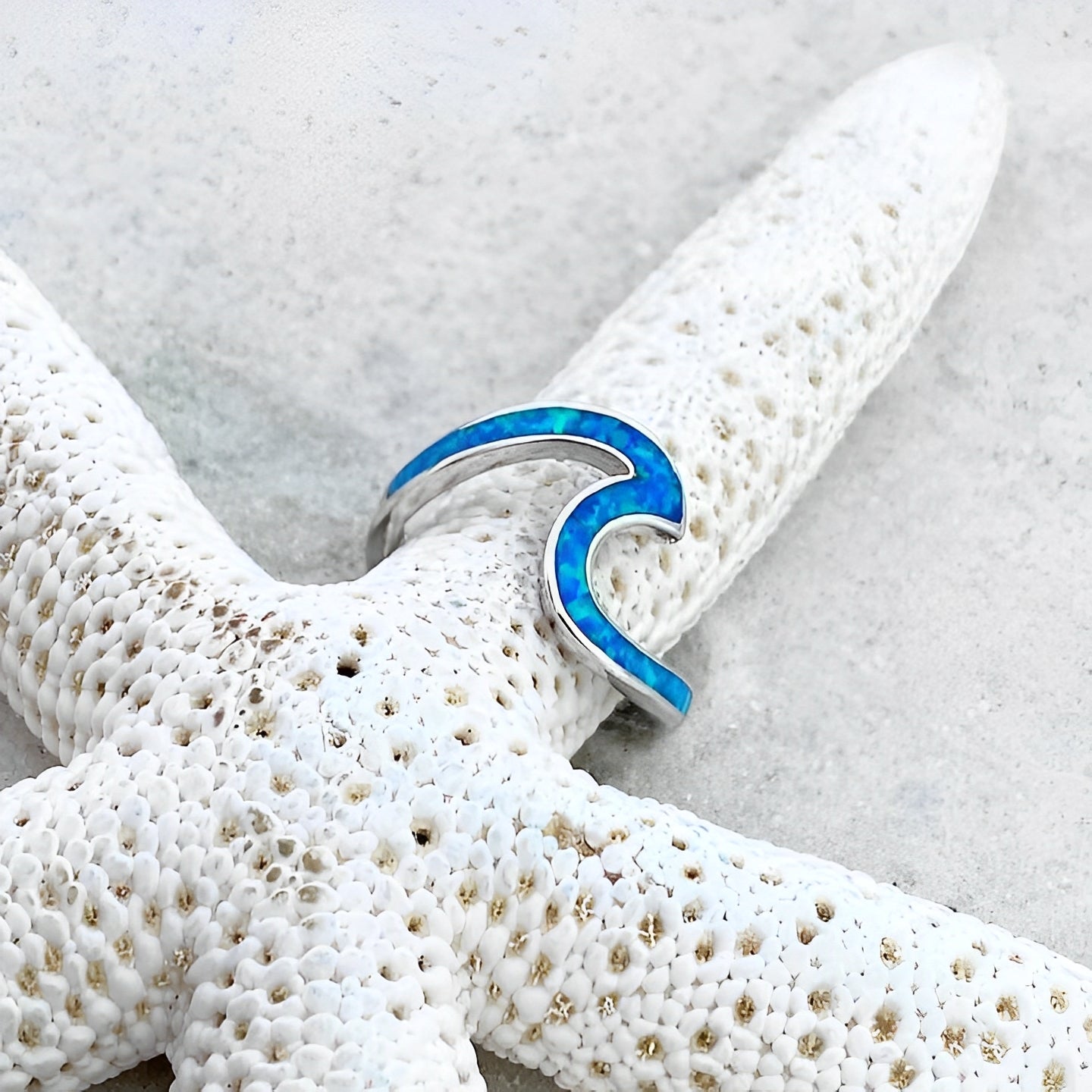 Azula – Ring Wellenschimmer mit Opal in Silber
