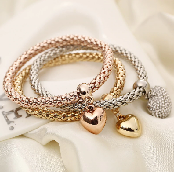 Aria – Armband aus Metall mit soliden Herzen