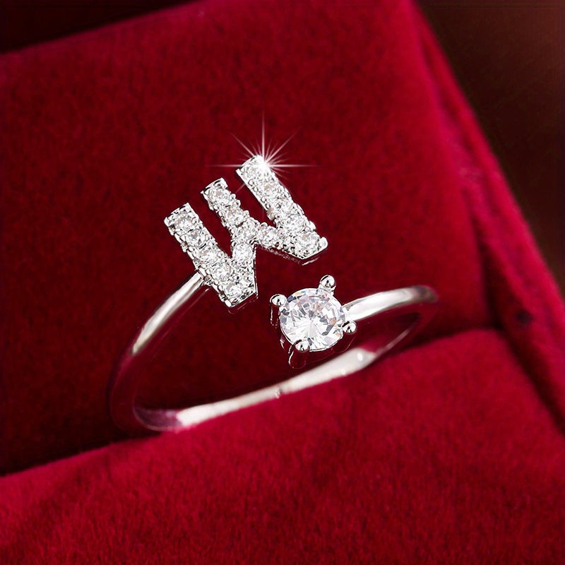 Nova – Moderner Offener Ring mit Initiale und Zirkonia