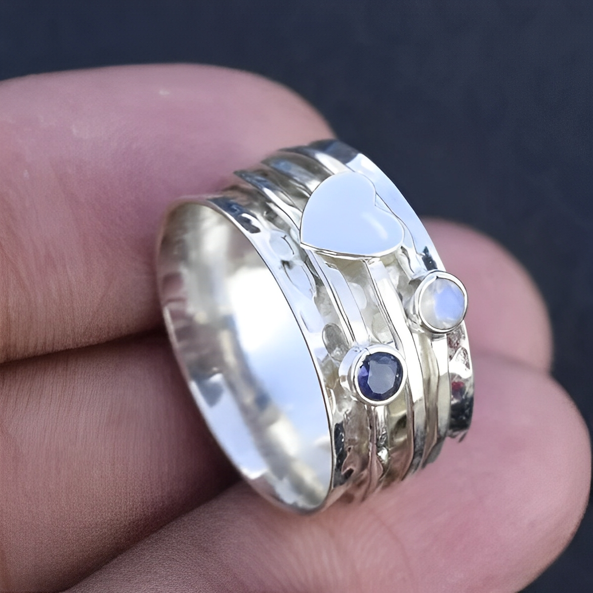 Mina – Drehbarer Ring mit Herz
