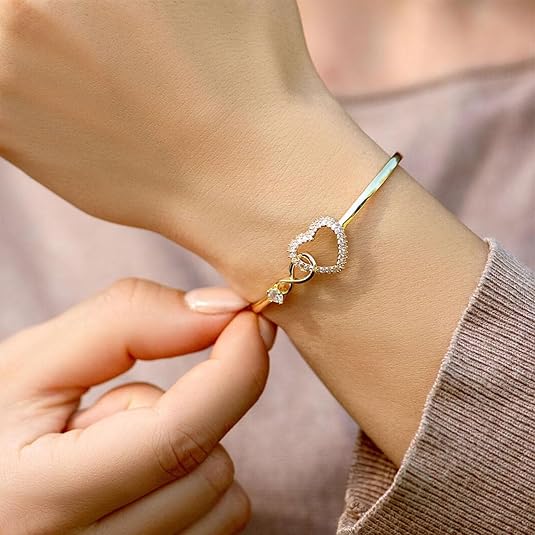 Yuzuki – Hohles Armband mit Raffiniertem Zirkon