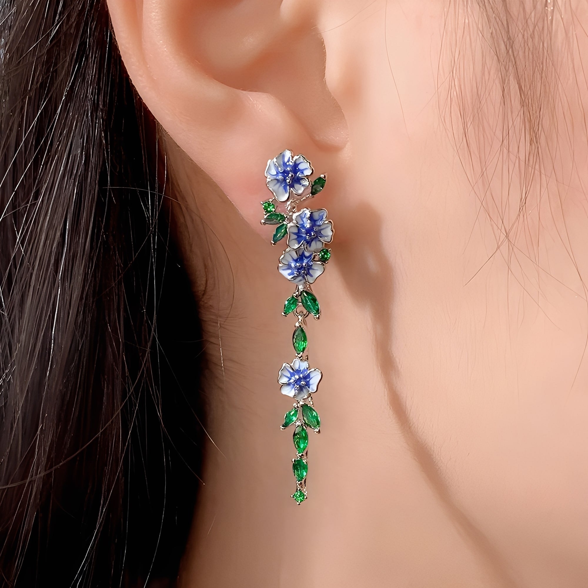 Sophie – Ohrringe Ketten Blaue Blumen