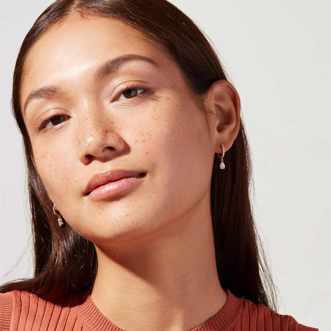 Kristalltropfen-Ohrringe - Zierliche Zirkonia Huggies