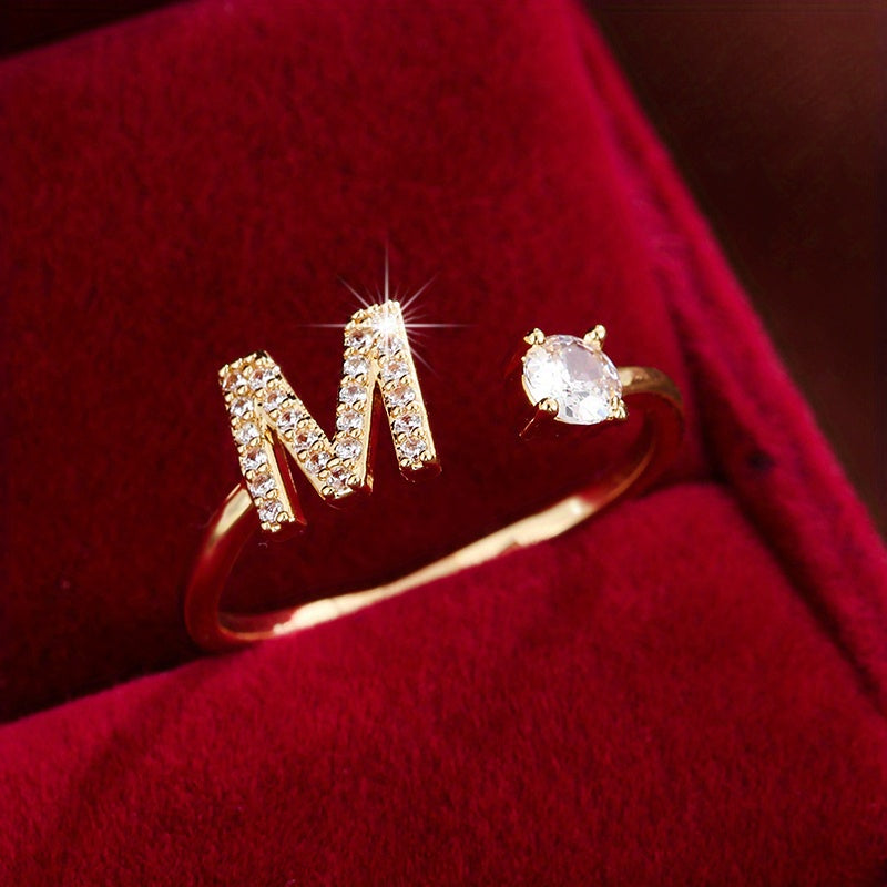 Nova – Moderner Offener Ring mit Initiale und Zirkonia