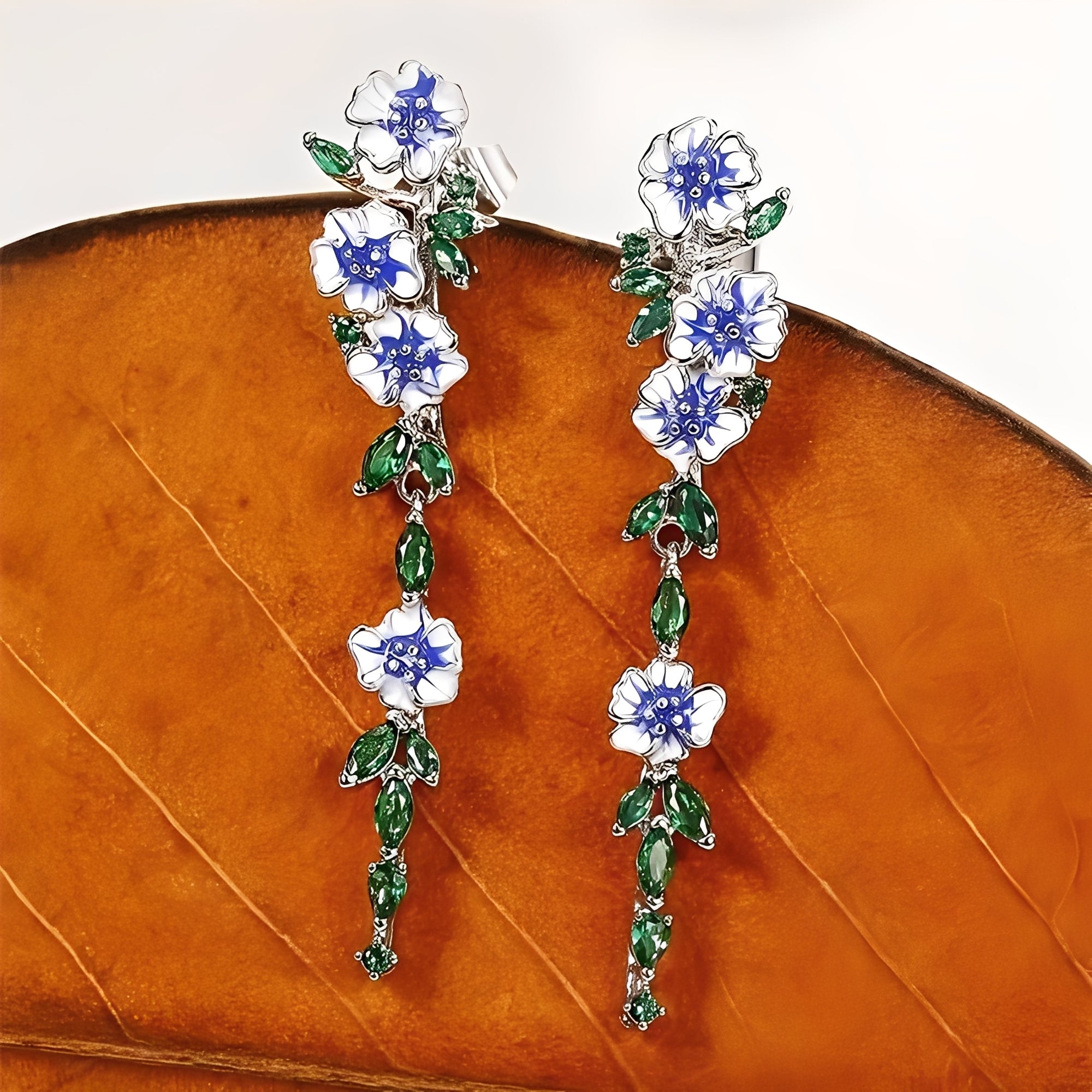 Sophie – Ohrringe Ketten Blaue Blumen