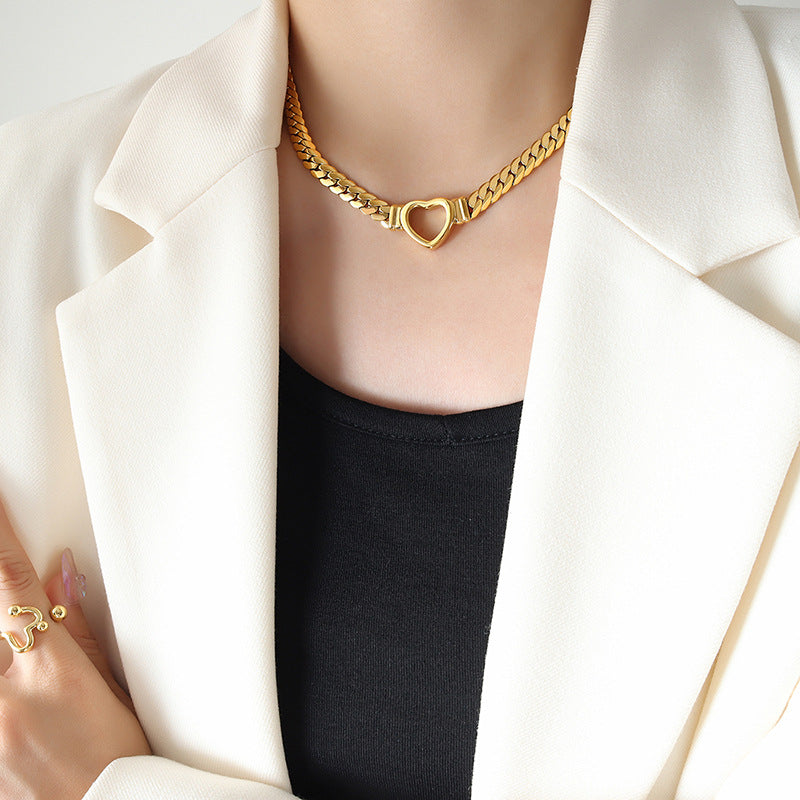 Abigail – Collier Herz Gold Minimalistisch