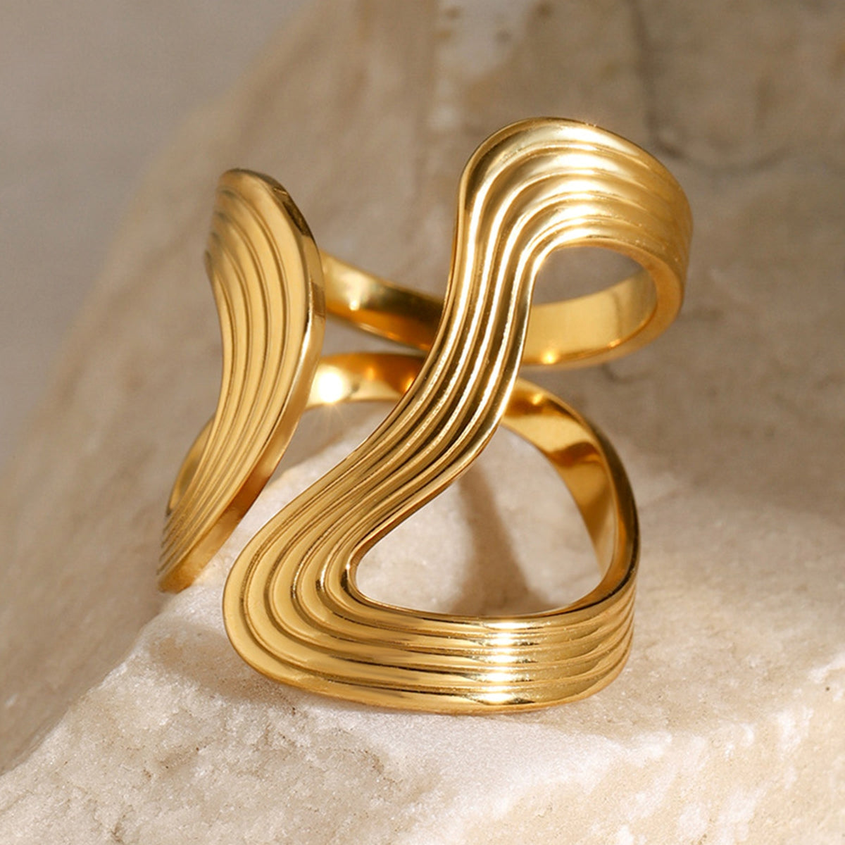 Elvie – Offene Ring mit unregelmäßigen Wellen