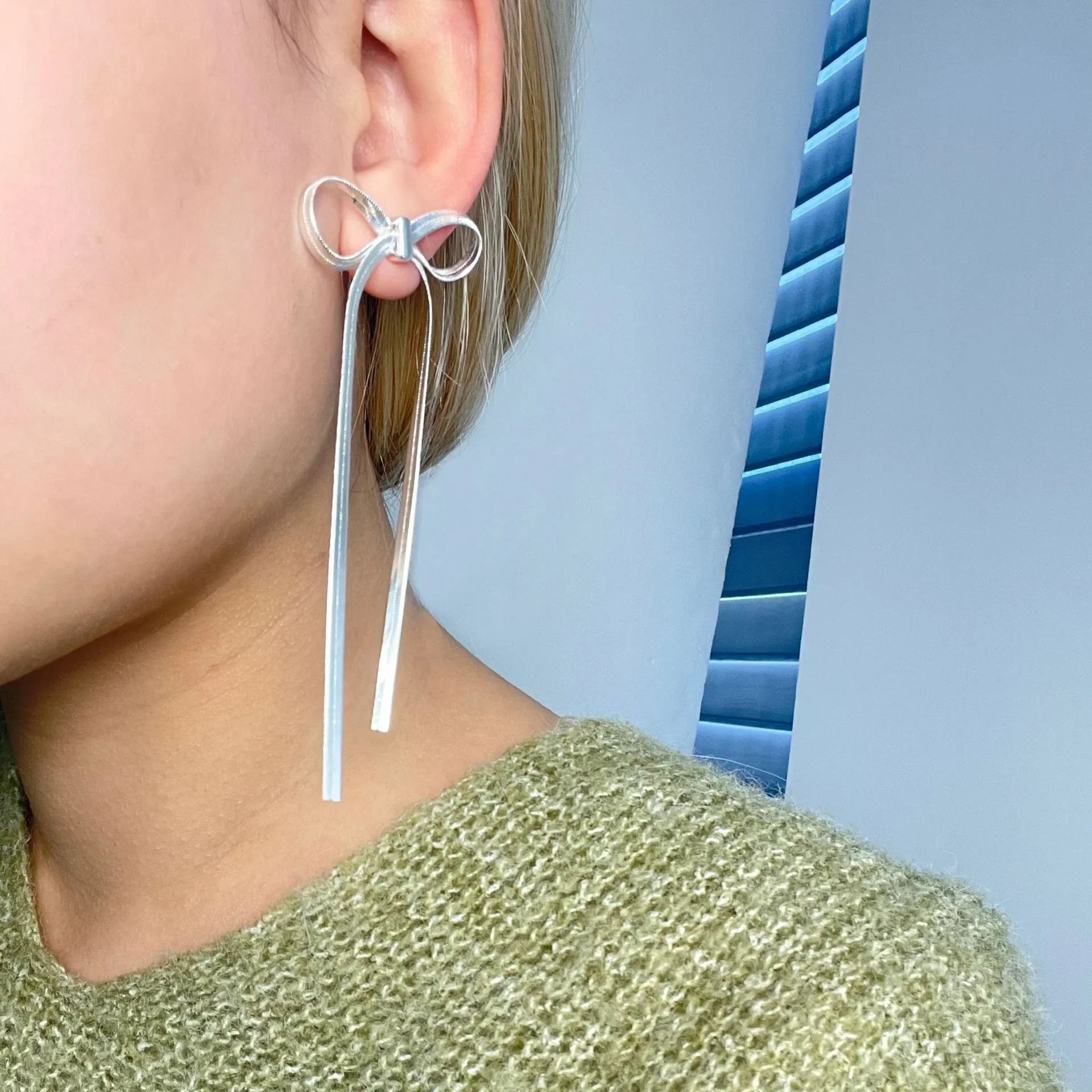 Nira – Zarte Knoten-Ohrringe