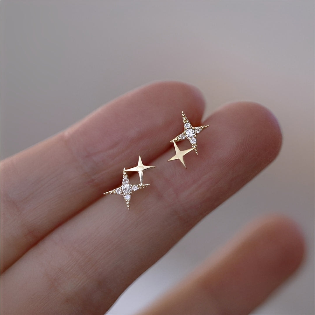 Iya – Sterne Ohrringe in Gold mit Zirkonia