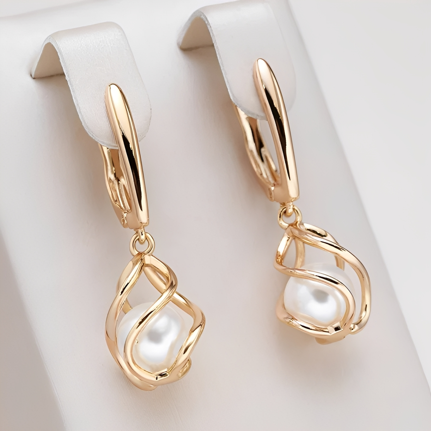Elena – Elegante Perlenohrringe in Gold