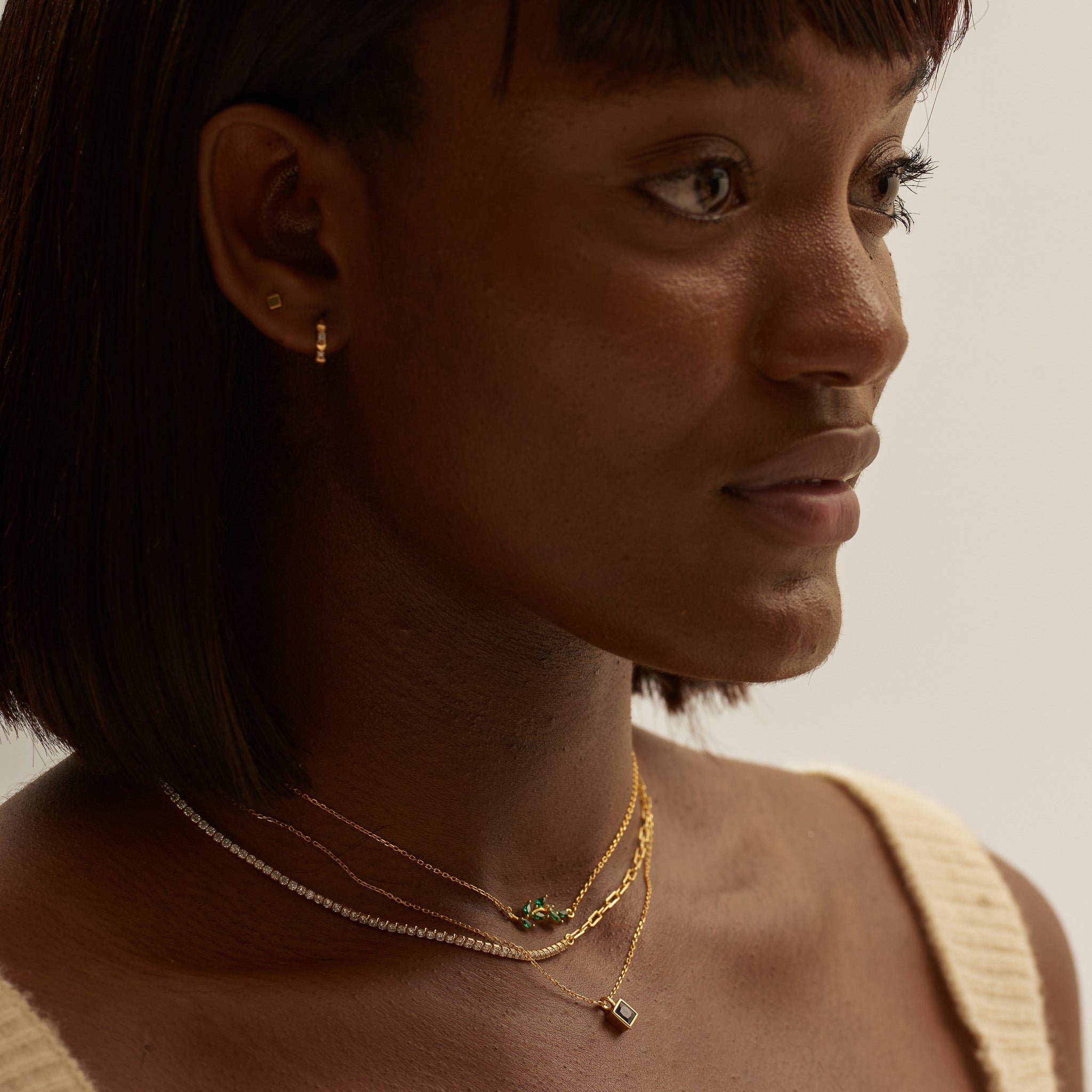 Yasuko - Minimalistische Würfel-Ohrstecker