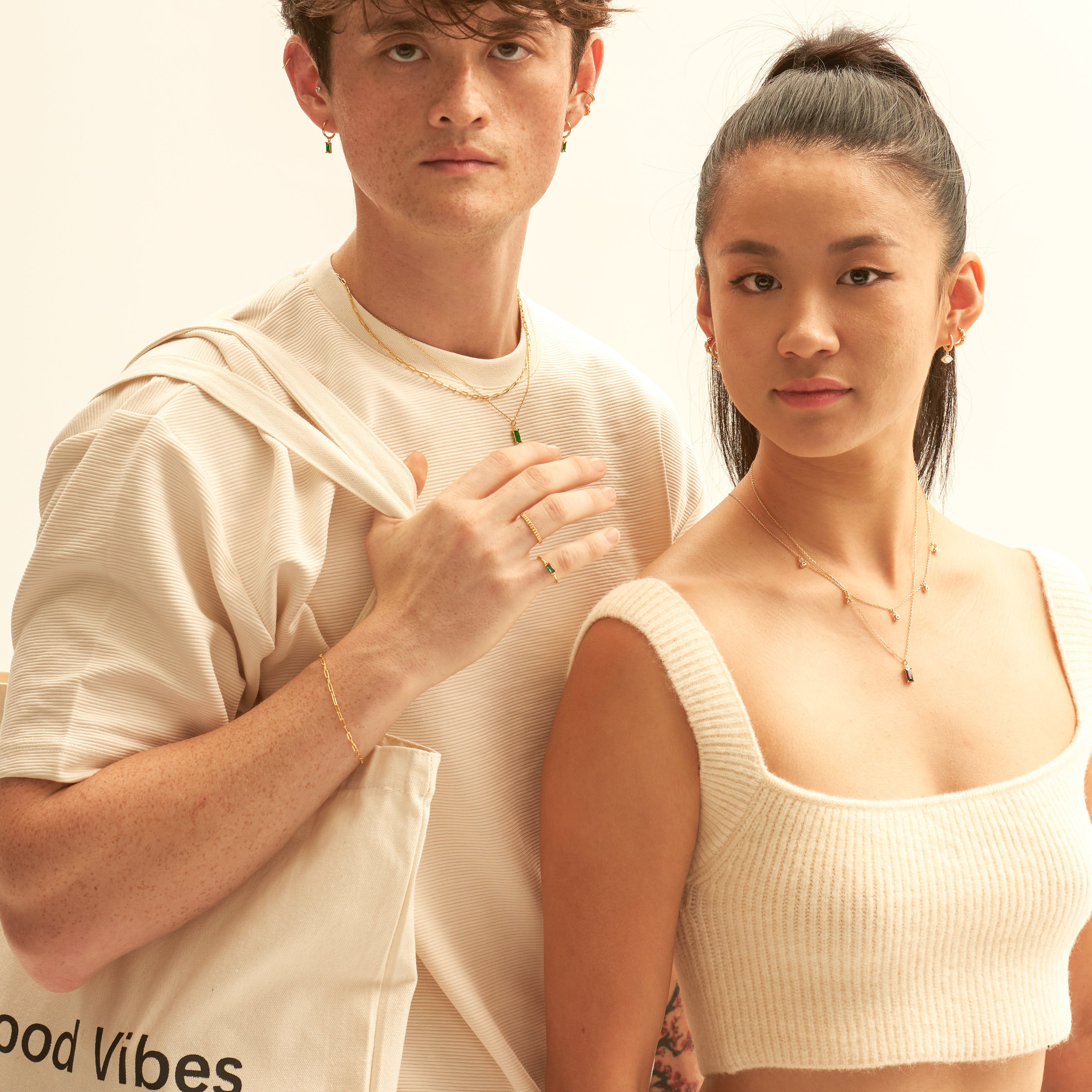 Fen - Zarter Baguette-Ring mit grünem Zirkonia