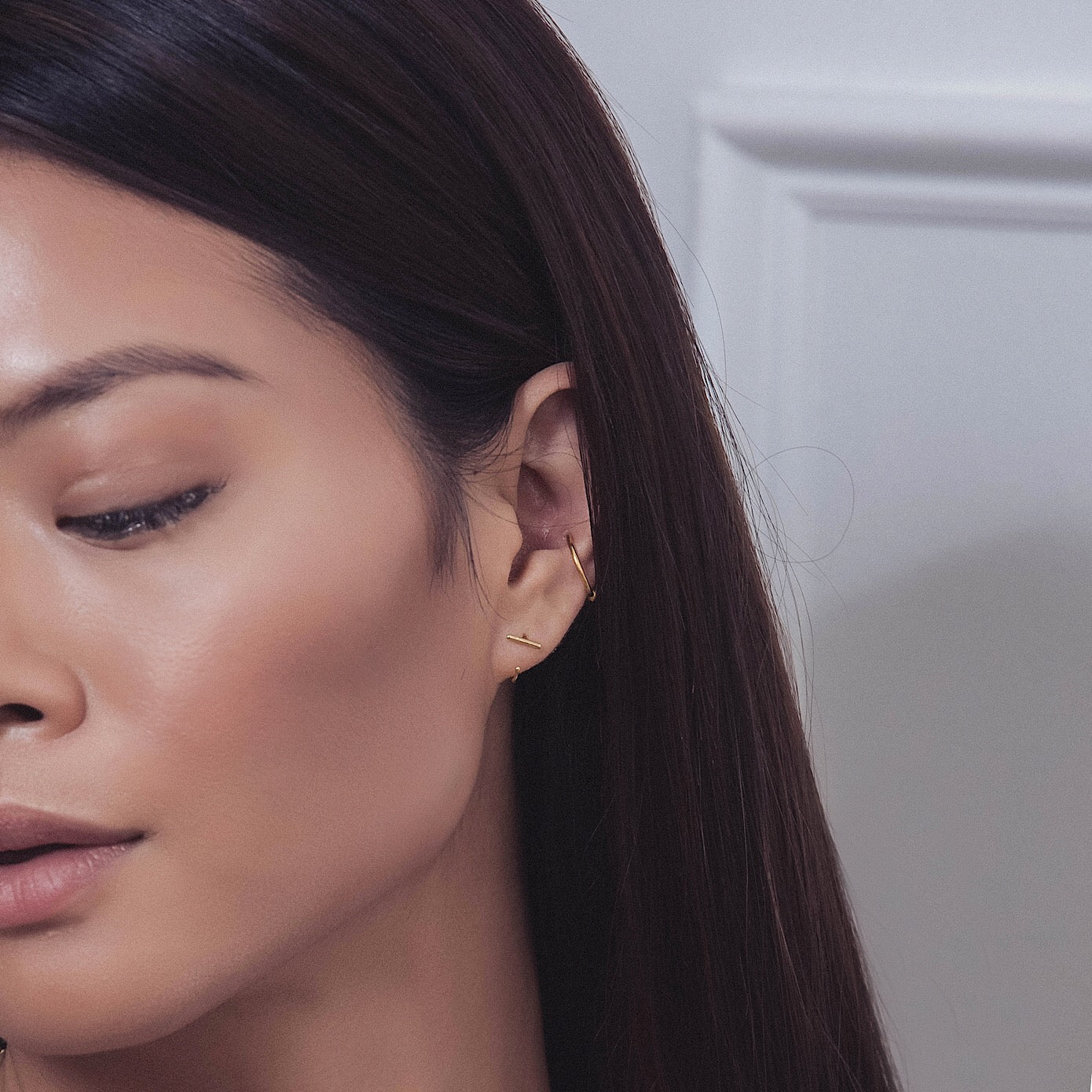 Rima - Bar Huggie Ohrringe