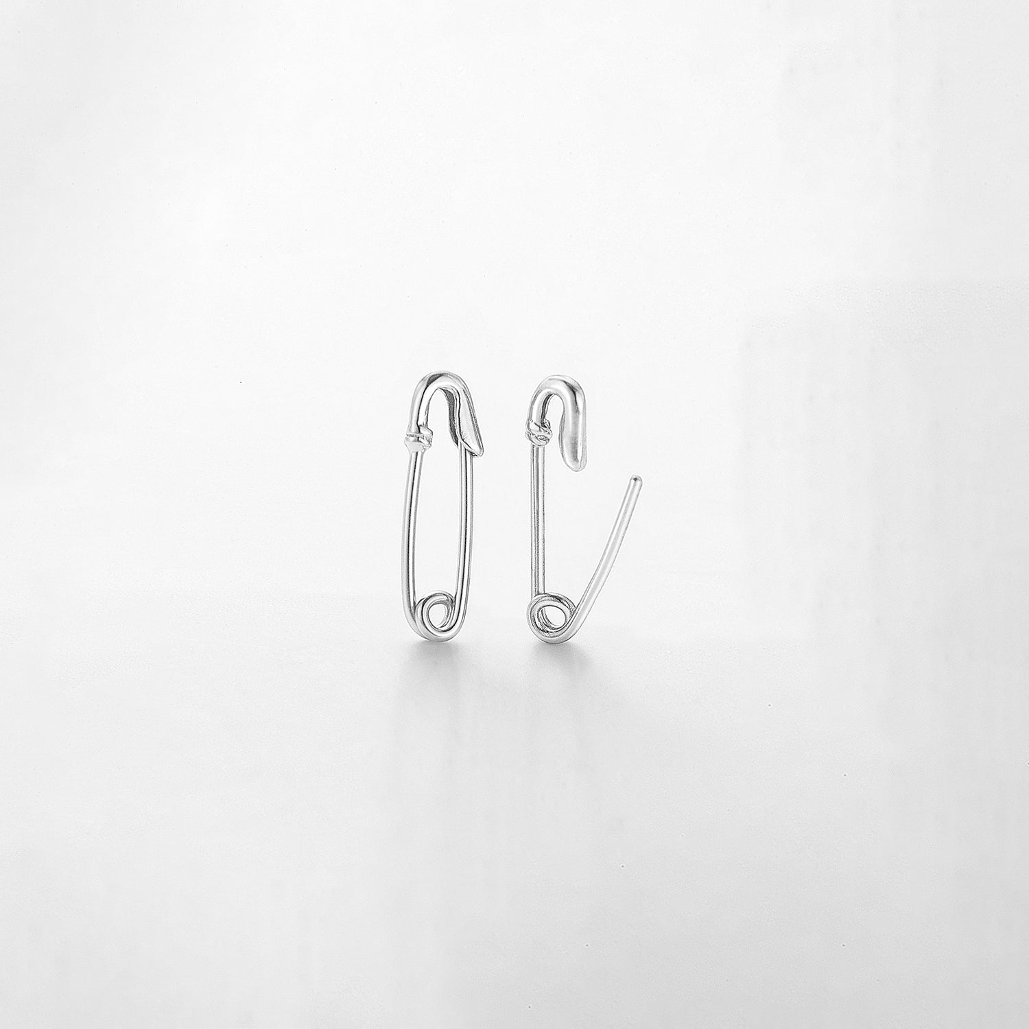 Eden - Kleine Sicherheitsnadel-Ohrringe