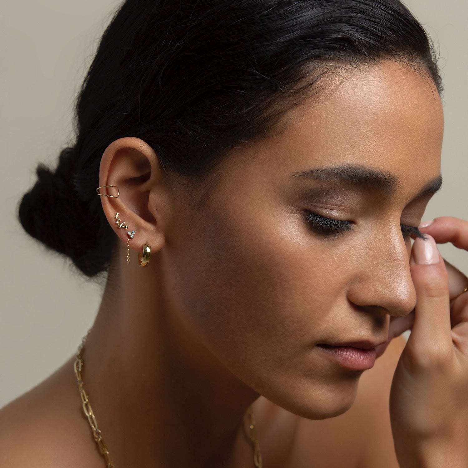 Winzige Kleeblatt Pave Ohrstecker