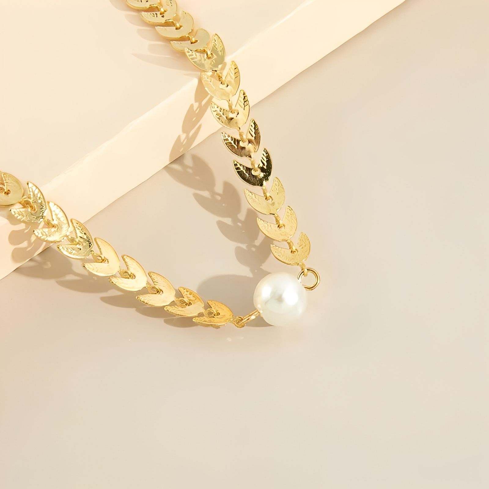 Aria – Römische Halskette aus Gold & Elegante Perle