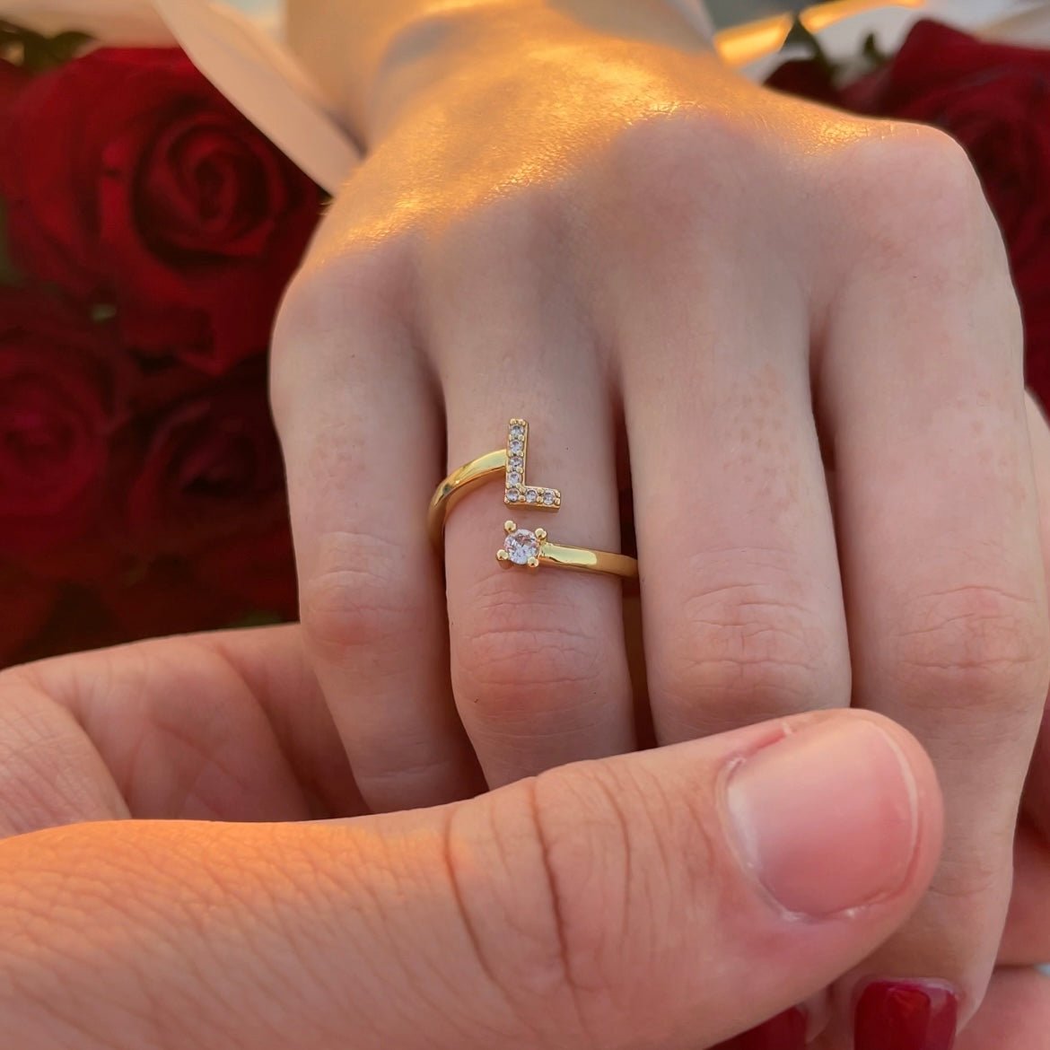 Hinako – Verstellbarer Initialenring für Frauen