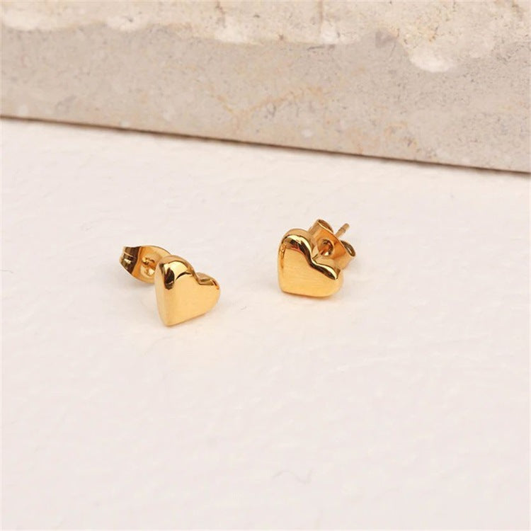 Mila – Ohrringe Stecker Herz Gold