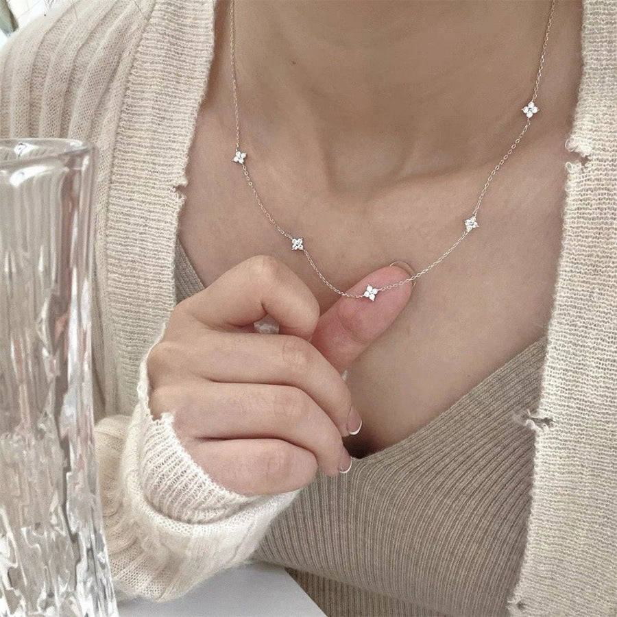 Cassy – Feine Kette aus Funkelndem Kristall