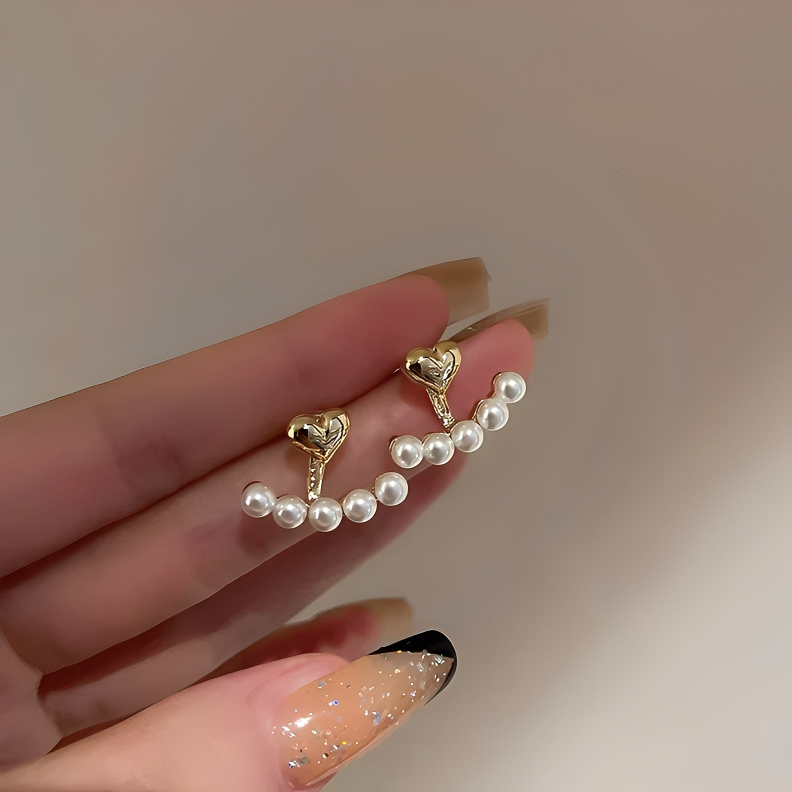 Avery – Ohrringe Goldherz mit Perlen