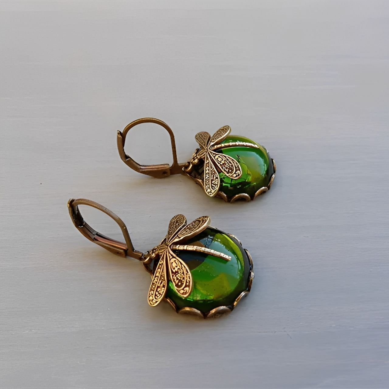 Bianca – Elegante Libellen-Ohrringe Antikes Gold
