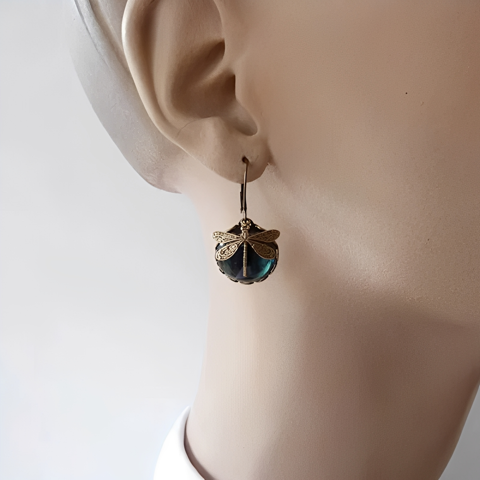 Bianca – Elegante Libellen-Ohrringe Antikes Gold