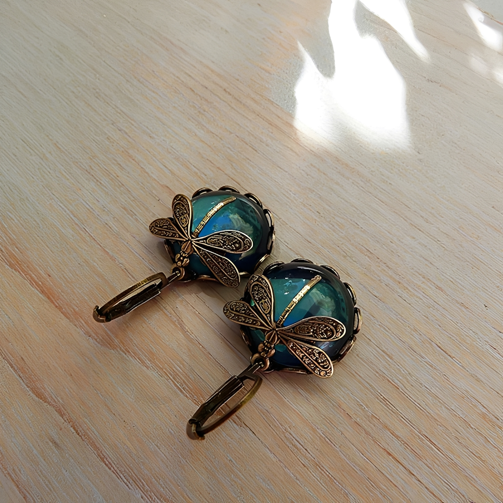 Bianca – Elegante Libellen-Ohrringe Antikes Gold