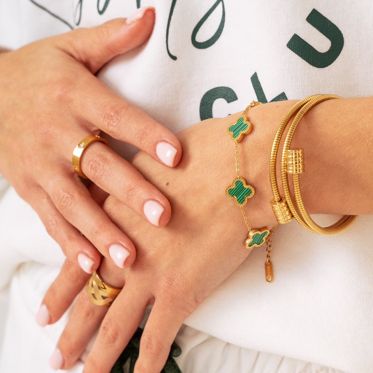 Angie – Bracelet Jonc Torsadé Doré