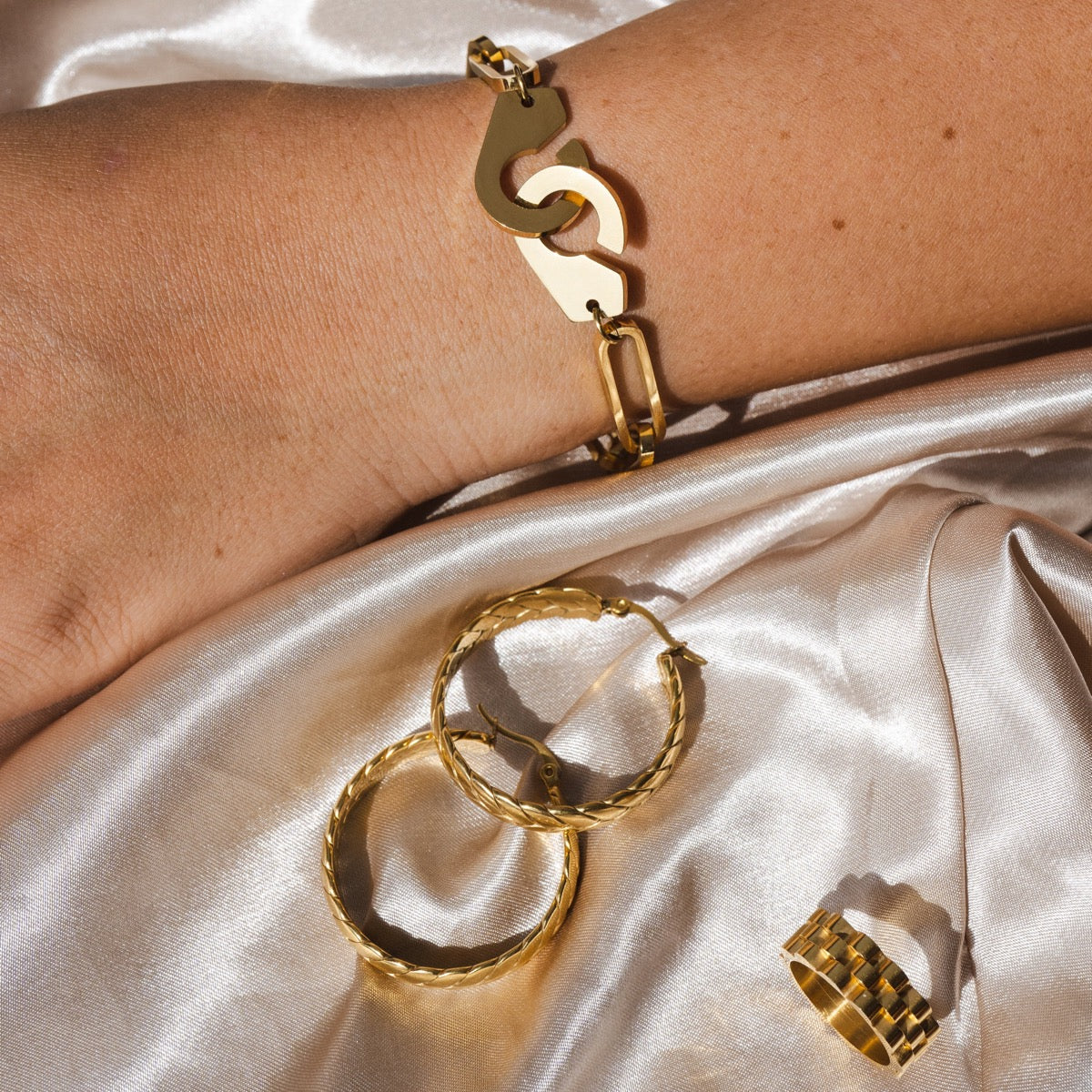 Cassandre – Geflochtene Creolen Vergoldet 18K