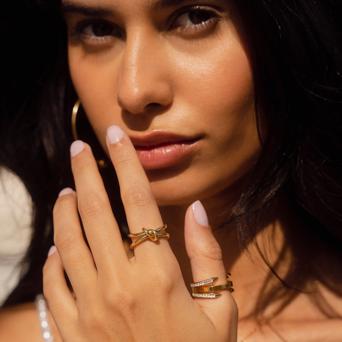 Thalia – Verstellbarer, verflochtener Ring in Gold