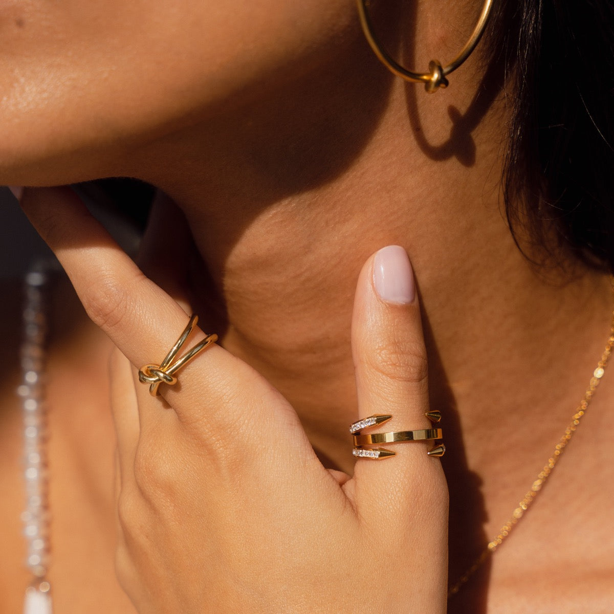 Thalia – Verstellbarer, verflochtener Ring in Gold