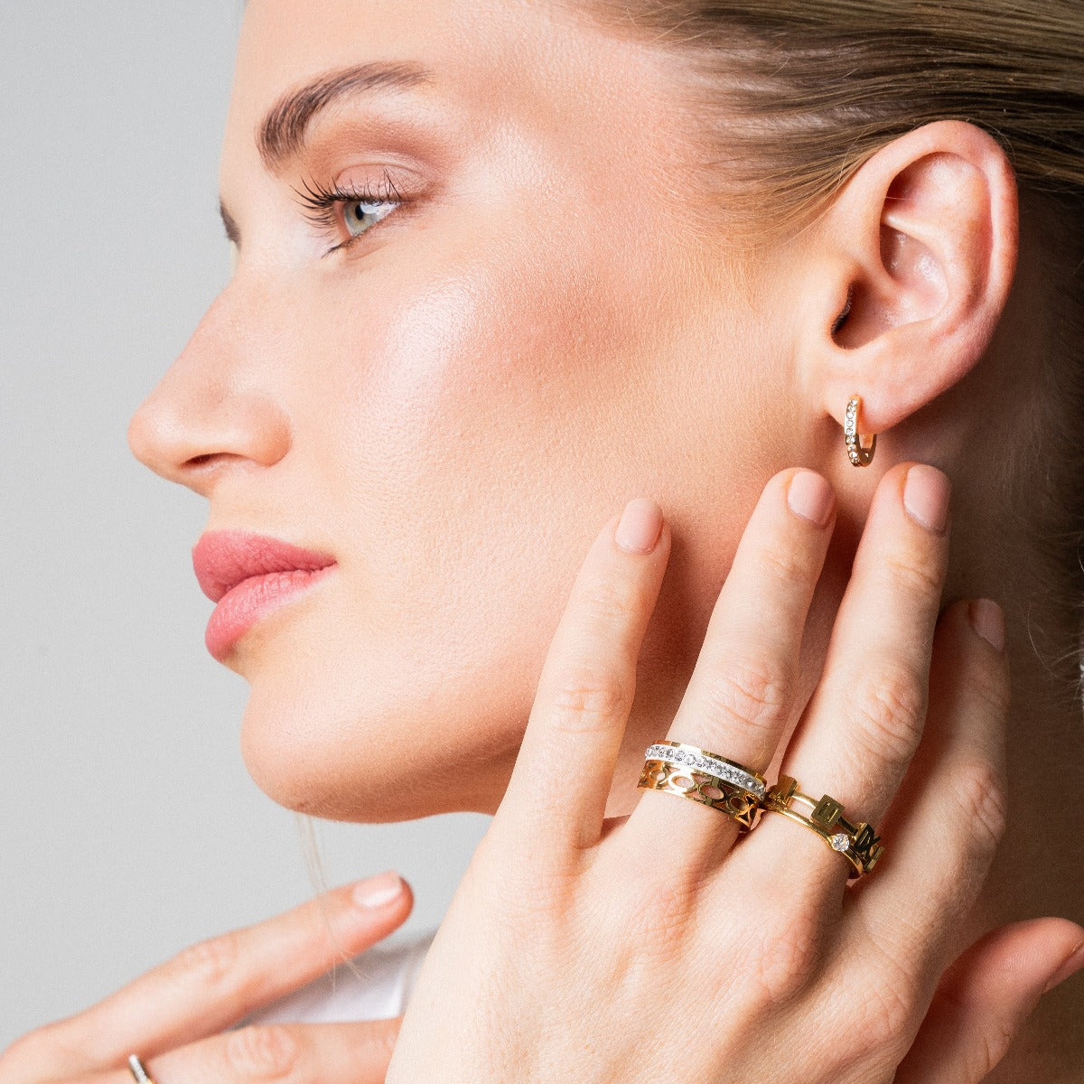 Arielle – Creolen Ornamentiert mit Steinen