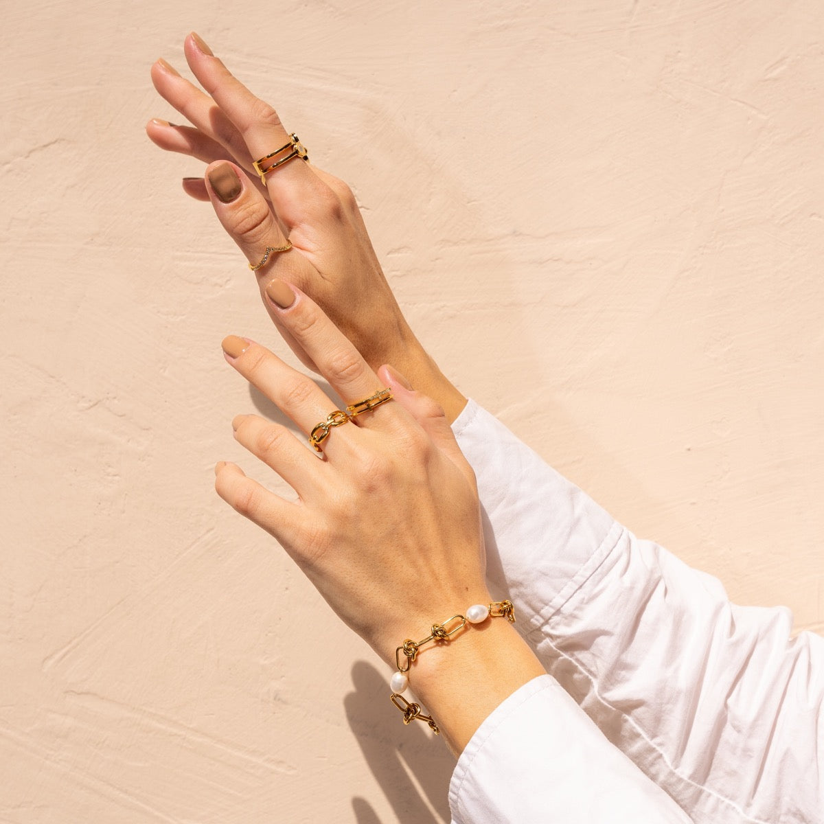 Marelyn – Armband Kette Knoten und Goldene Perle