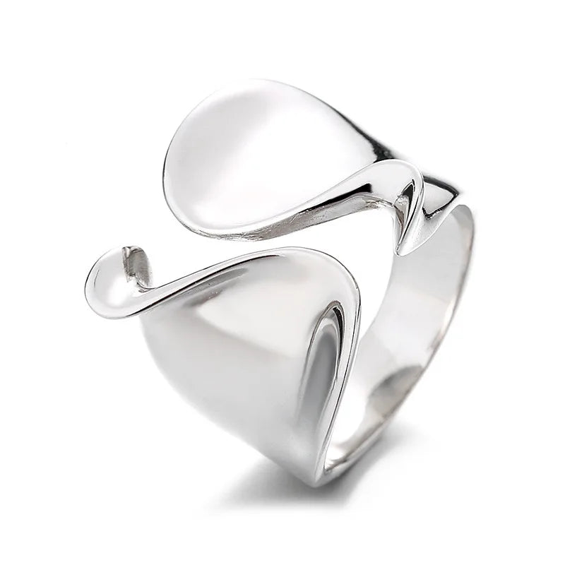 Zerelle – Eingewickelter Ring aus Sterlingsilber
