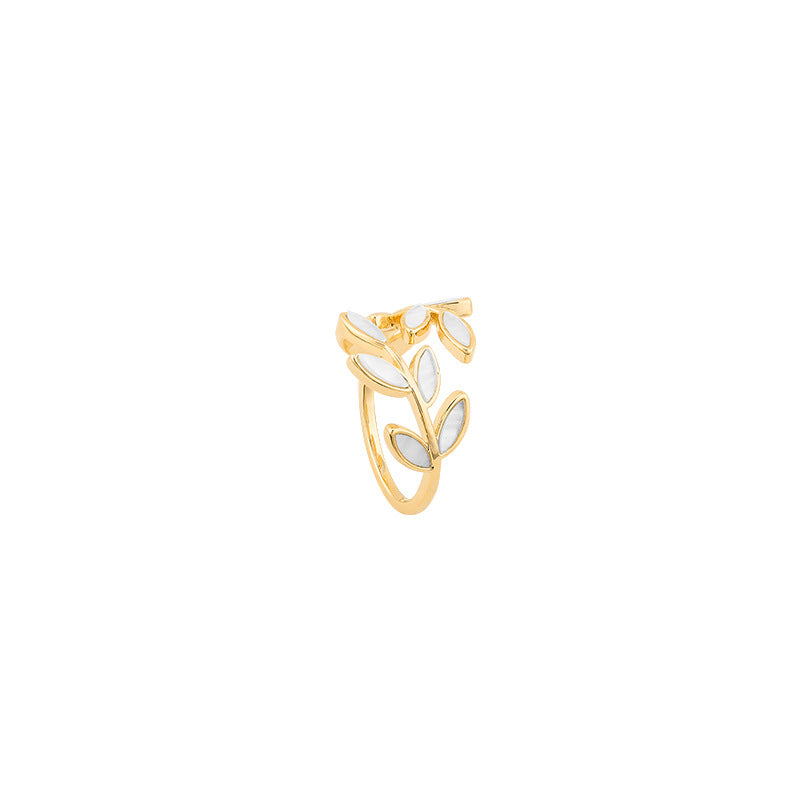 Auriane – Goldener Ring Blatt & Weißer Opal