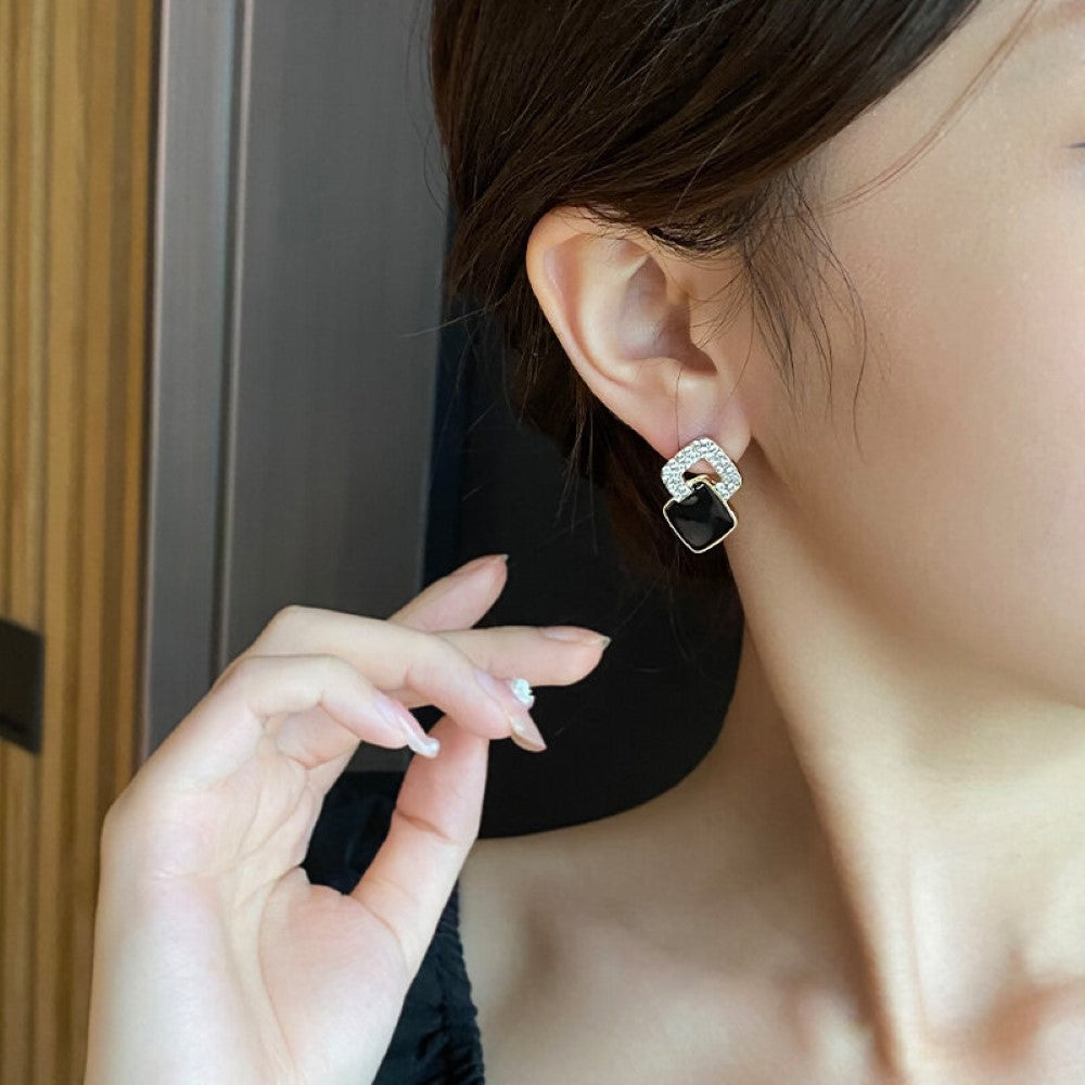 Geometrische Ohrstecker - Schwarze Zirkonia-Ohrringe