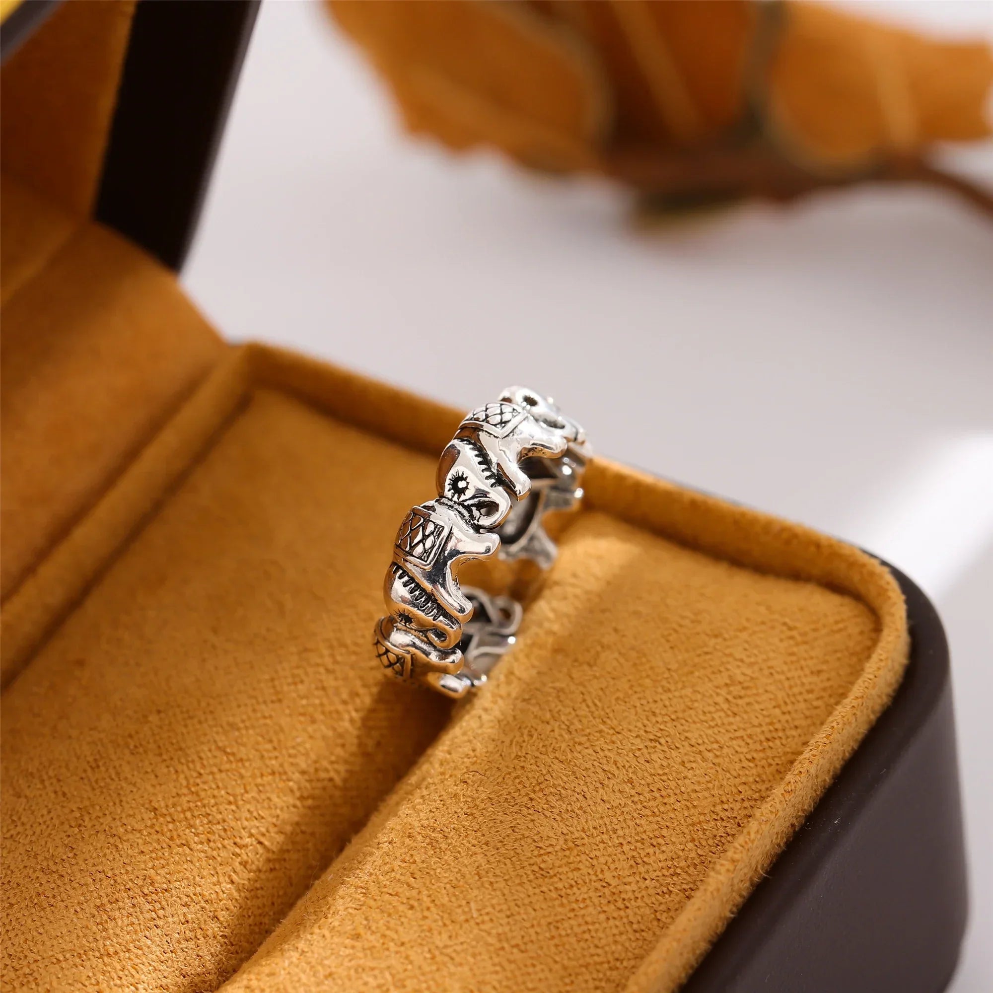 Amira – Ring Eleganz Royal Elefant