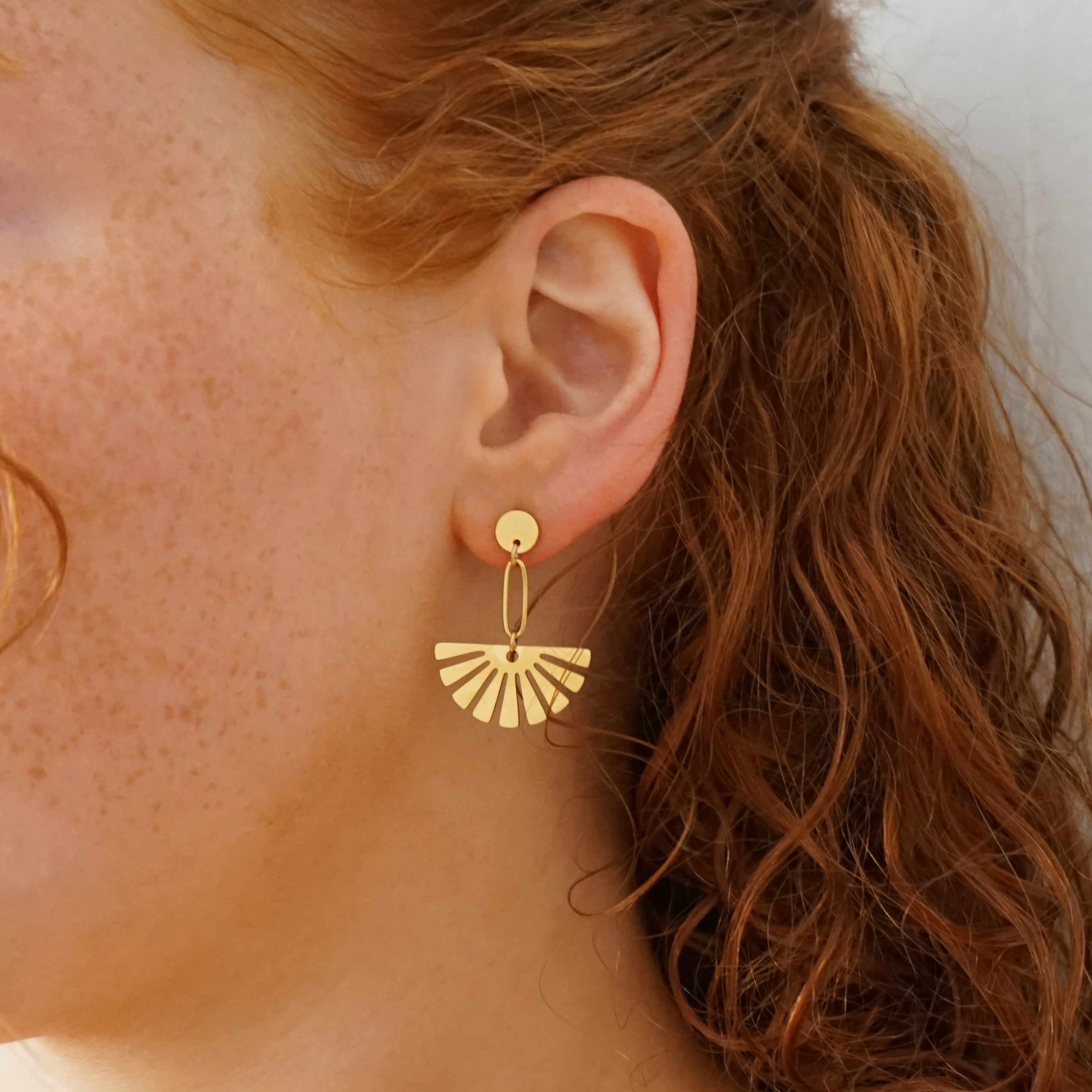 Floral Drop Ohrstecker - Fächerförmige Ohrringe