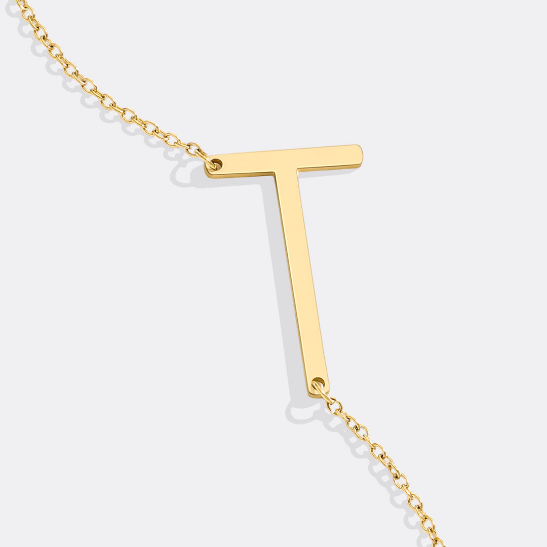 Inez – Halskette Initial Deklarativ