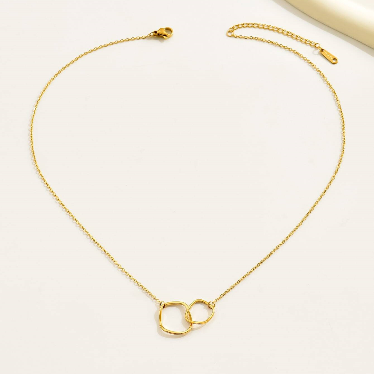 Doppelschleifen-Kette - Ineinandergreifender Anhänger Halskette