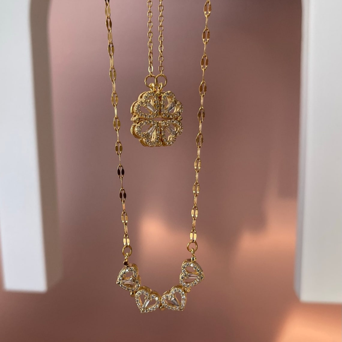 Vierblättrige Kleeblatt-Halskette - Magnetische Herz-Halskette