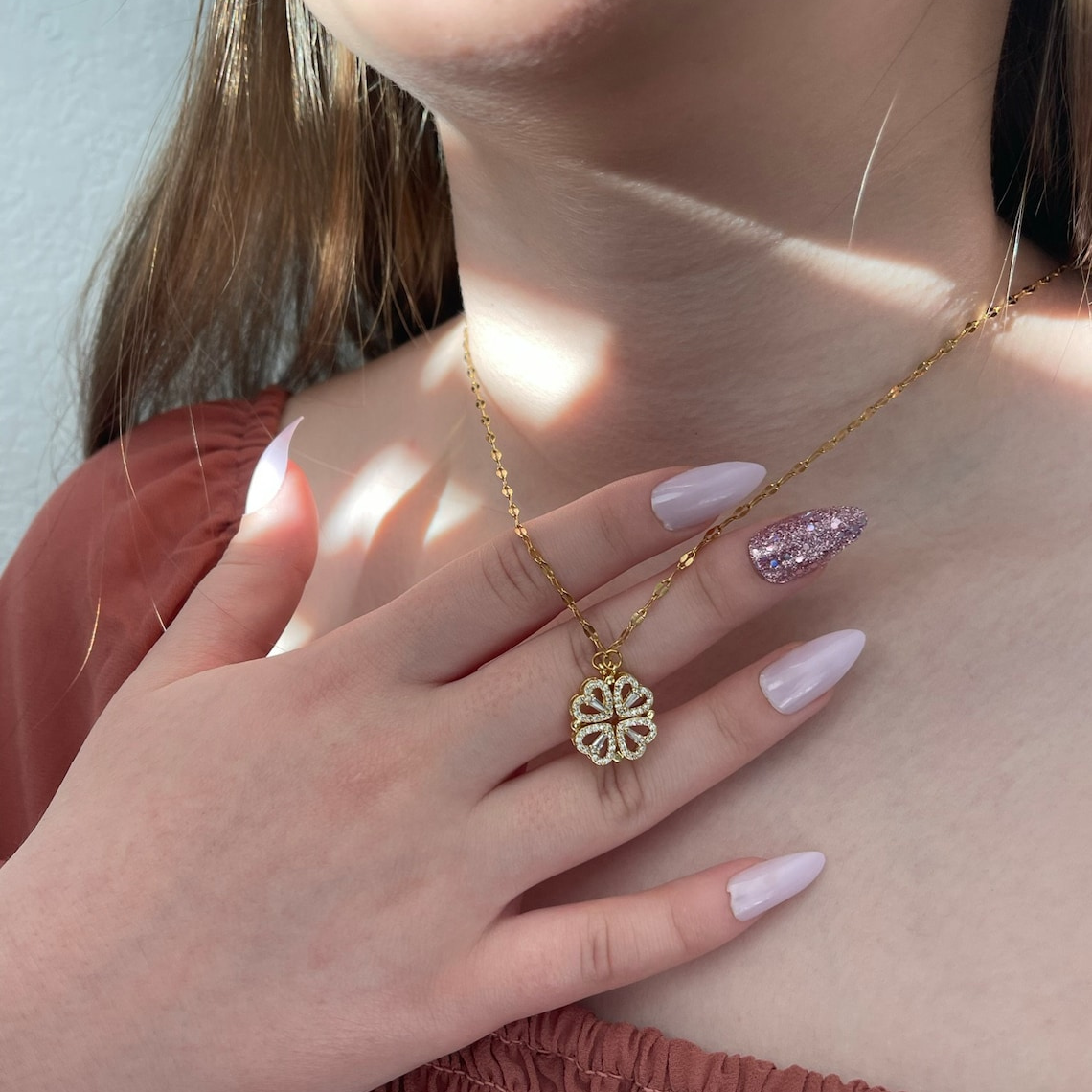 Vierblättrige Kleeblatt-Halskette - Magnetische Herz-Halskette